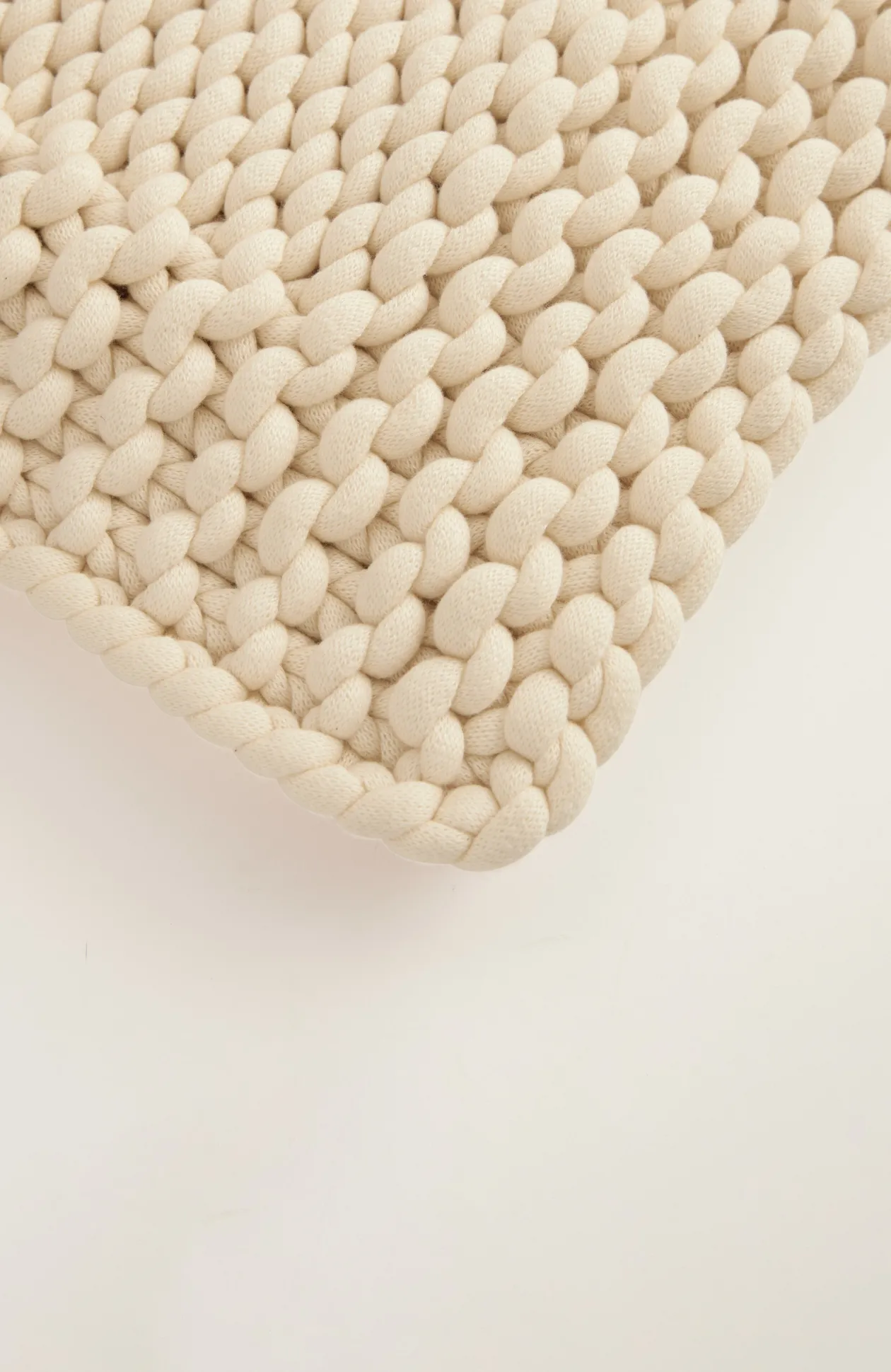 Elements Chunky Knit Throw