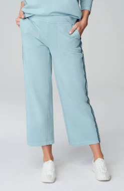 Fit French Terry Embroidered Crops