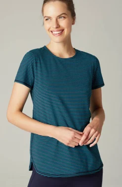 Fit Progress Shirttail Tee