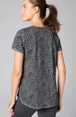 Fit Progress Shirttail Tee