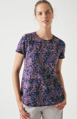 Fit Progress Shirttail Tee