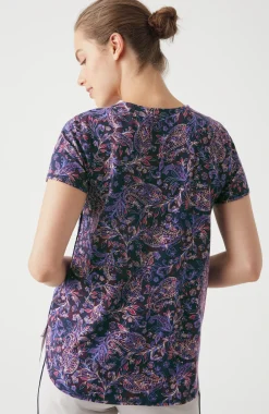 Fit Progress Shirttail Tee