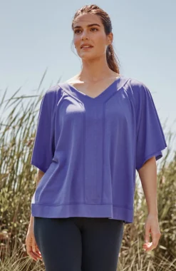 Fit Seamed V-Neck Tee