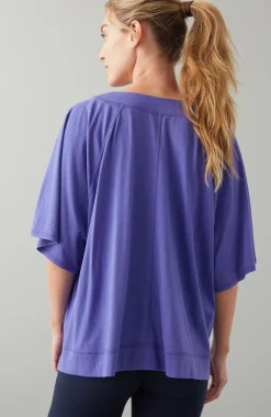 Fit Seamed V-Neck Tee