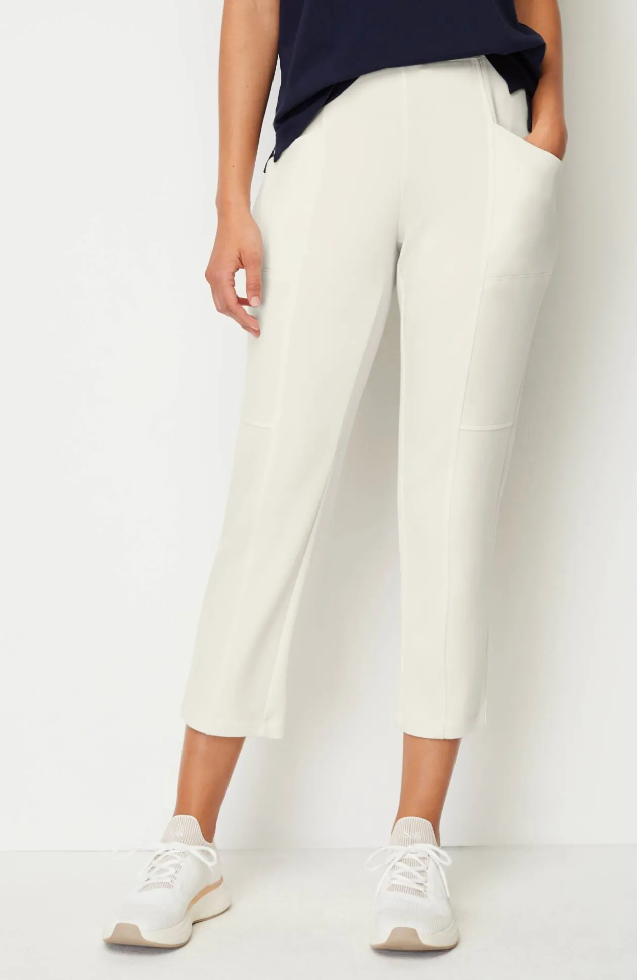 Fit Sleek Double-Knit Seamed Crops