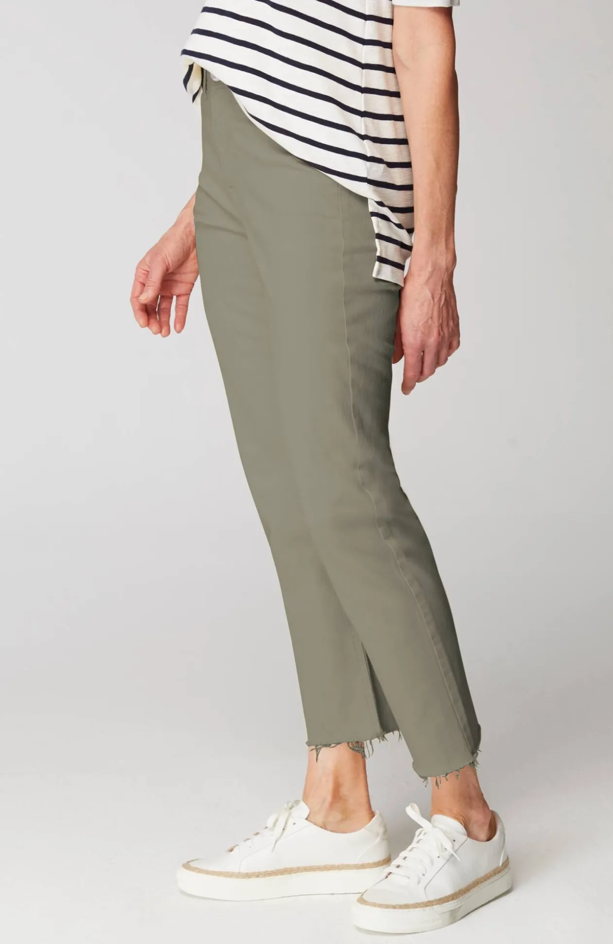 High-Rise Fringe-Hem Crops
