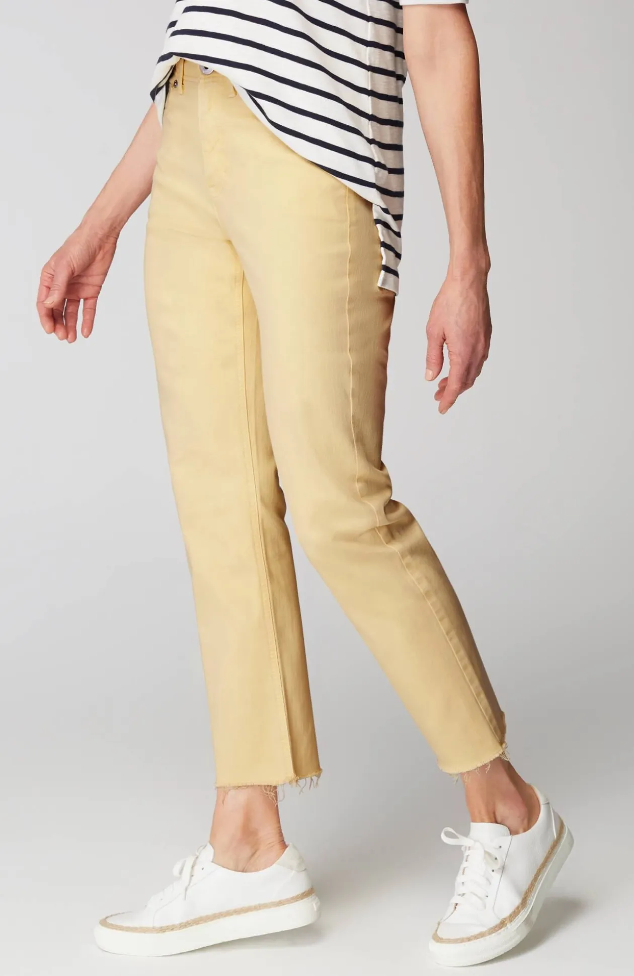 High-Rise Fringe-Hem Crops