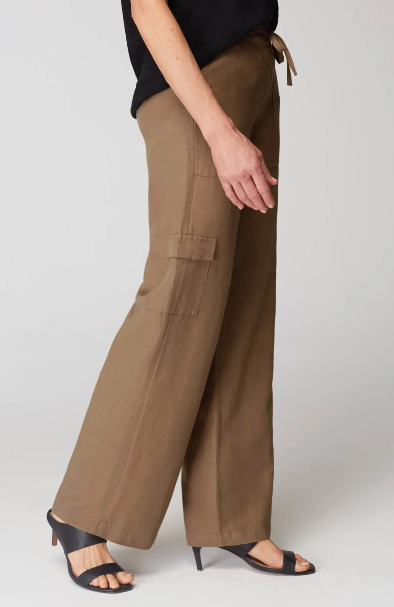 Linen & Rayon Wide-Leg Cargo Pants