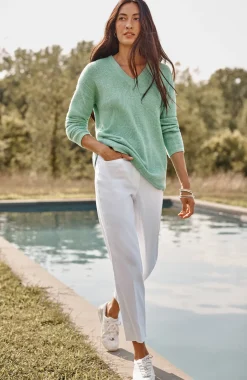Linen-Stretch Straight-Leg Crops