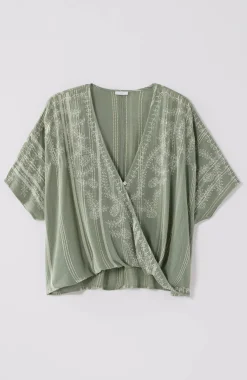 Twisted-Front Poncho