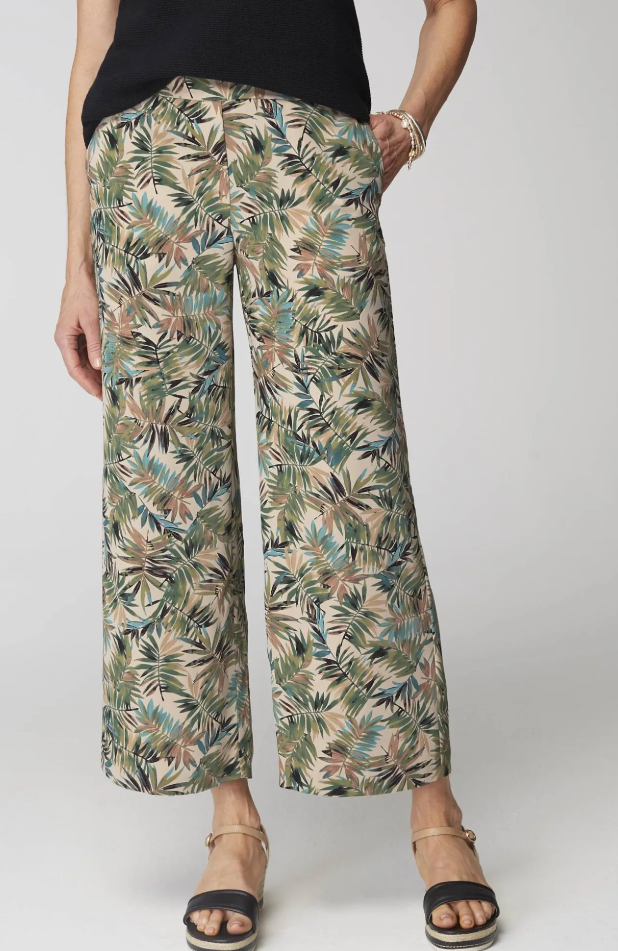 Wearever Easy-Care Woven Wide-Leg Crops