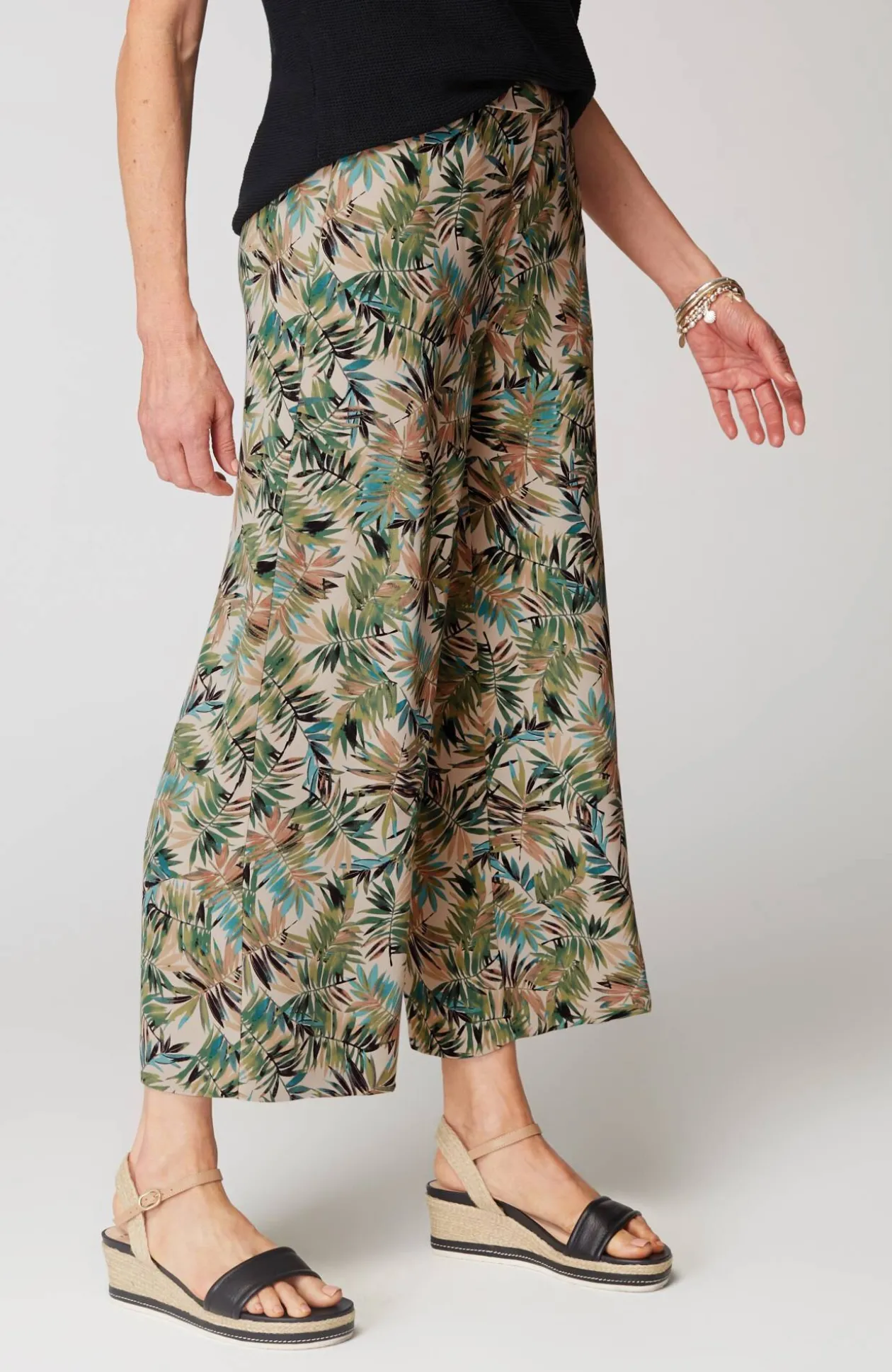 Wearever Easy-Care Woven Wide-Leg Crops