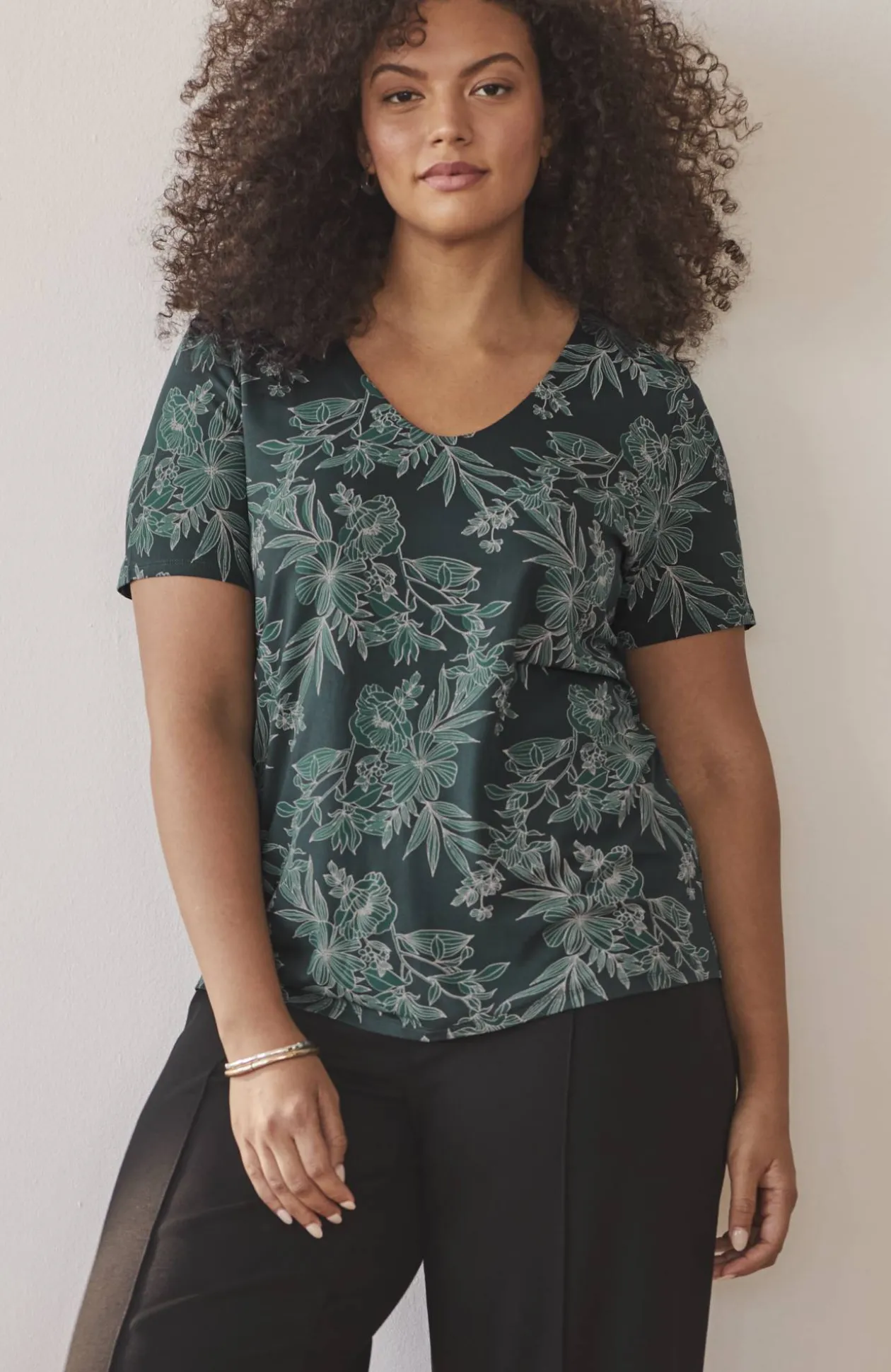 Wearever Soft-V-Neck Tee