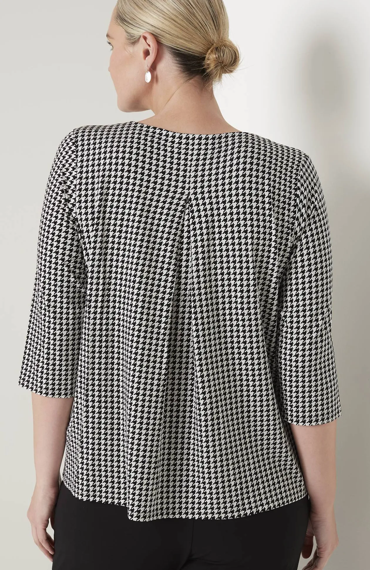Wearever V-Neck Ballet-Sleeve Top